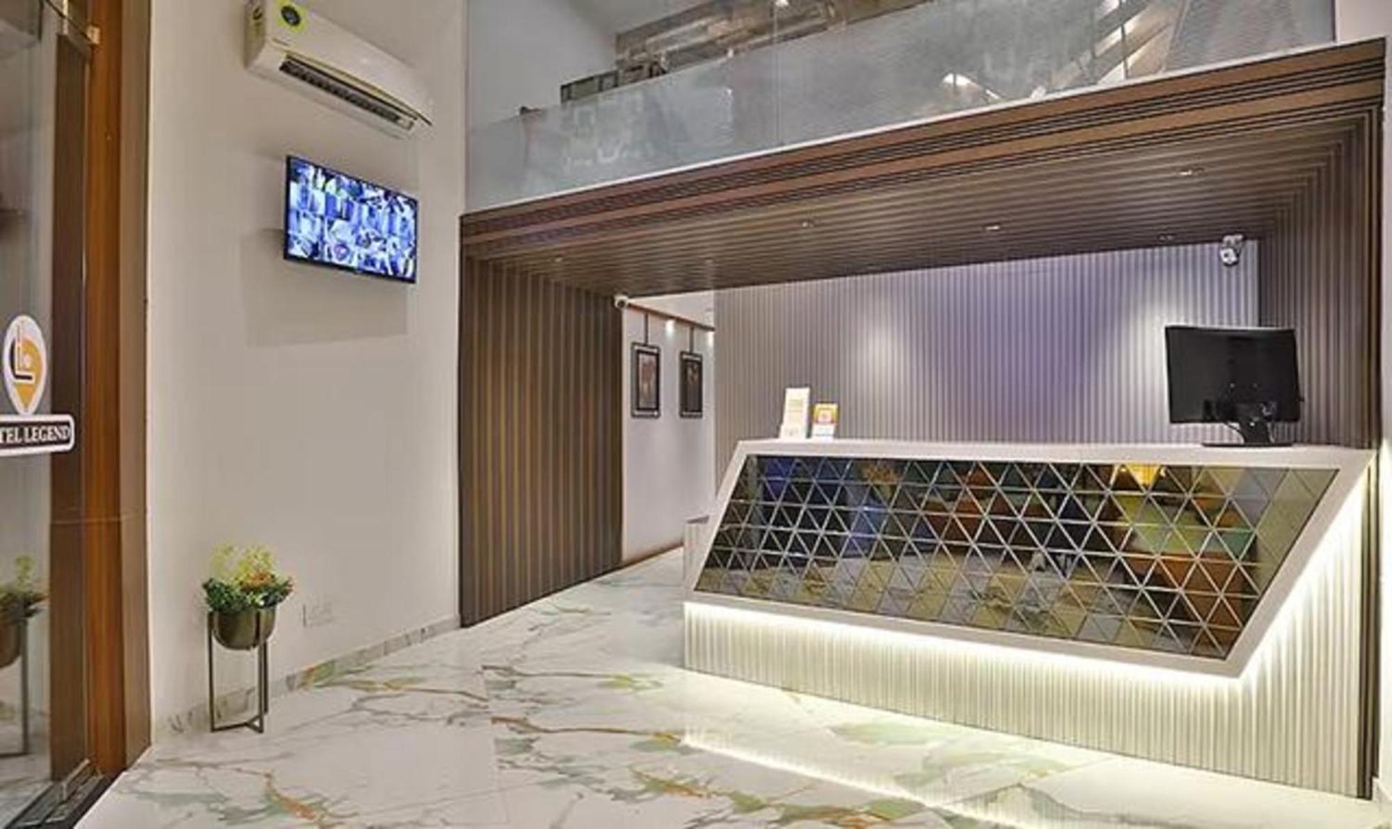Fabhotel Prime Legend Surat Exterior photo