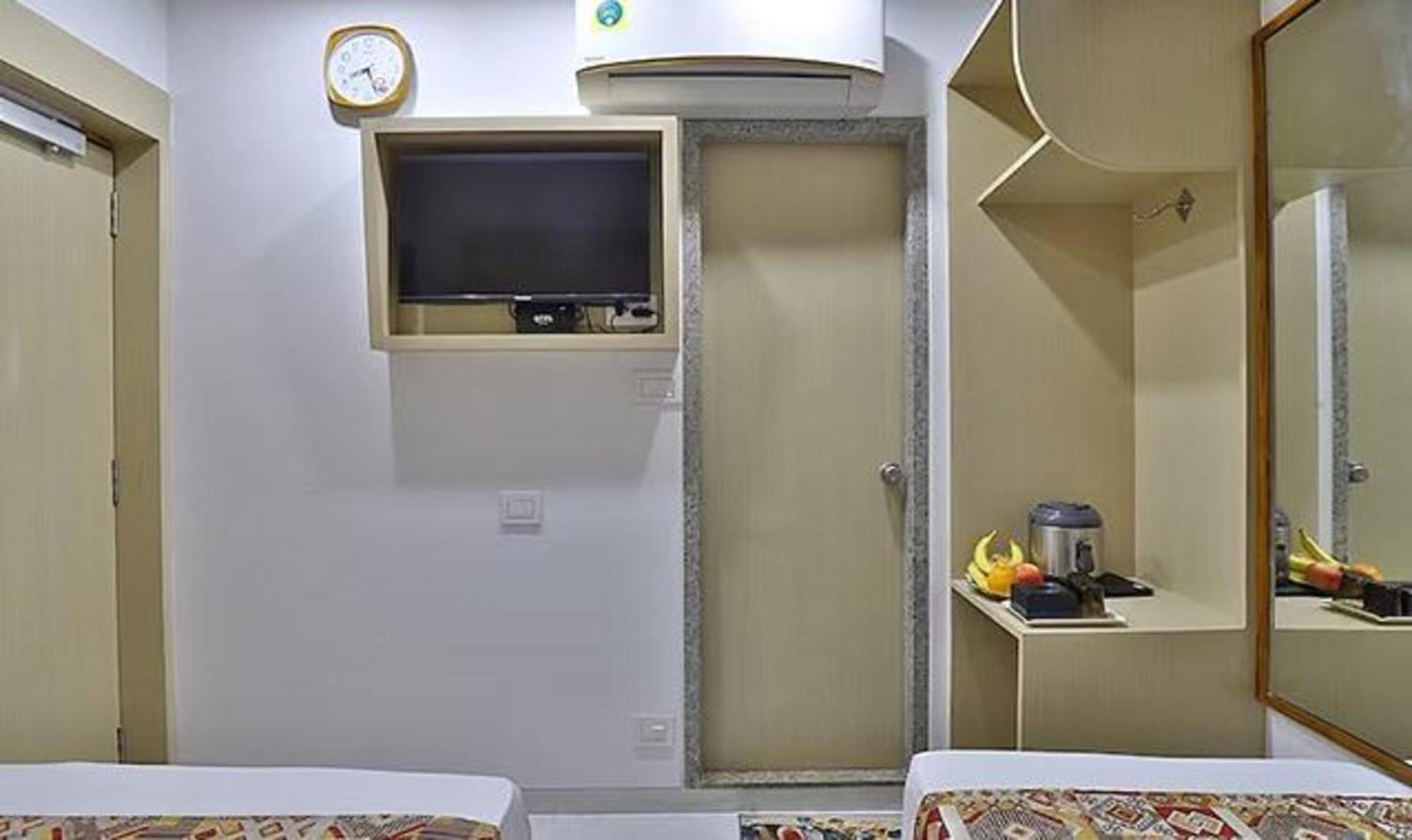 Fabhotel Prime Legend Surat Exterior photo