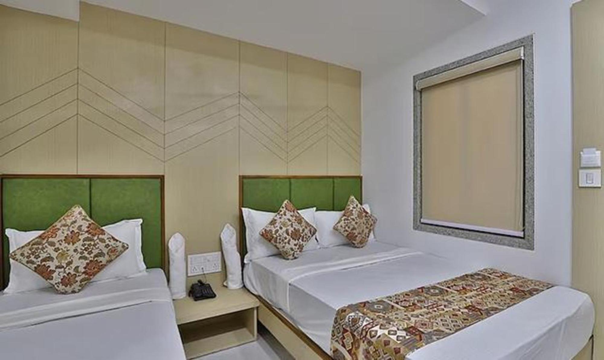 Fabhotel Prime Legend Surat Exterior photo
