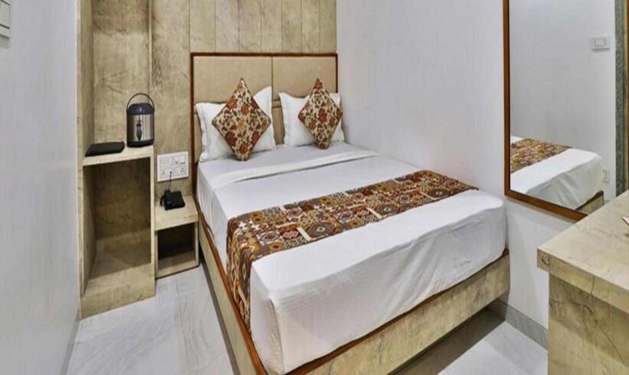 Fabhotel Prime Legend Surat Exterior photo